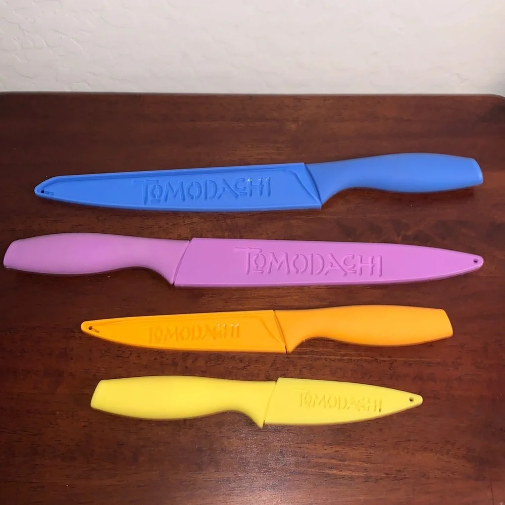 TOMODACHI BRAND NEW SET OF 4 AMAZING KNIVES